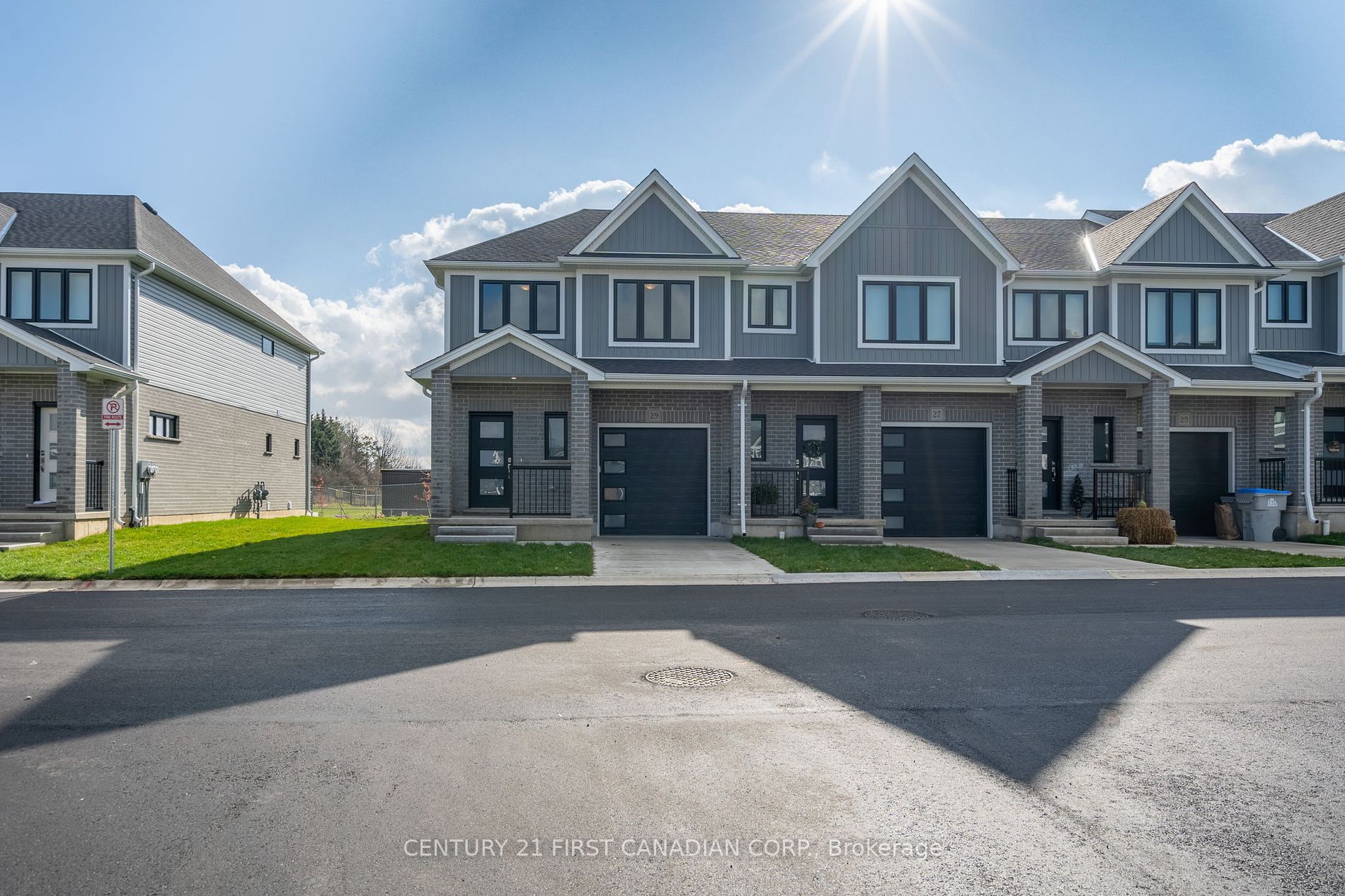 17 Nicholson Street, #35