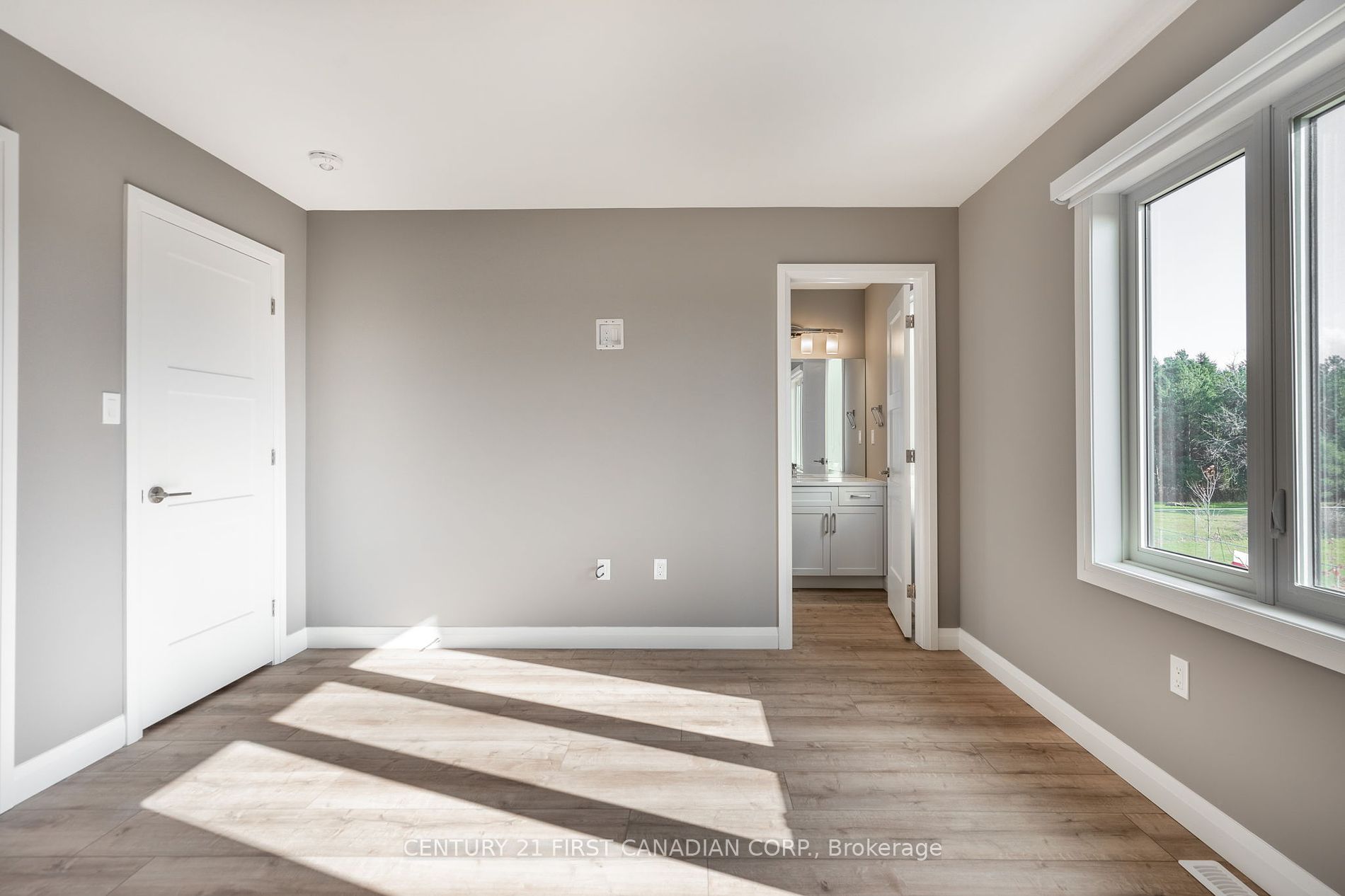 17 Nicholson Street, #35
