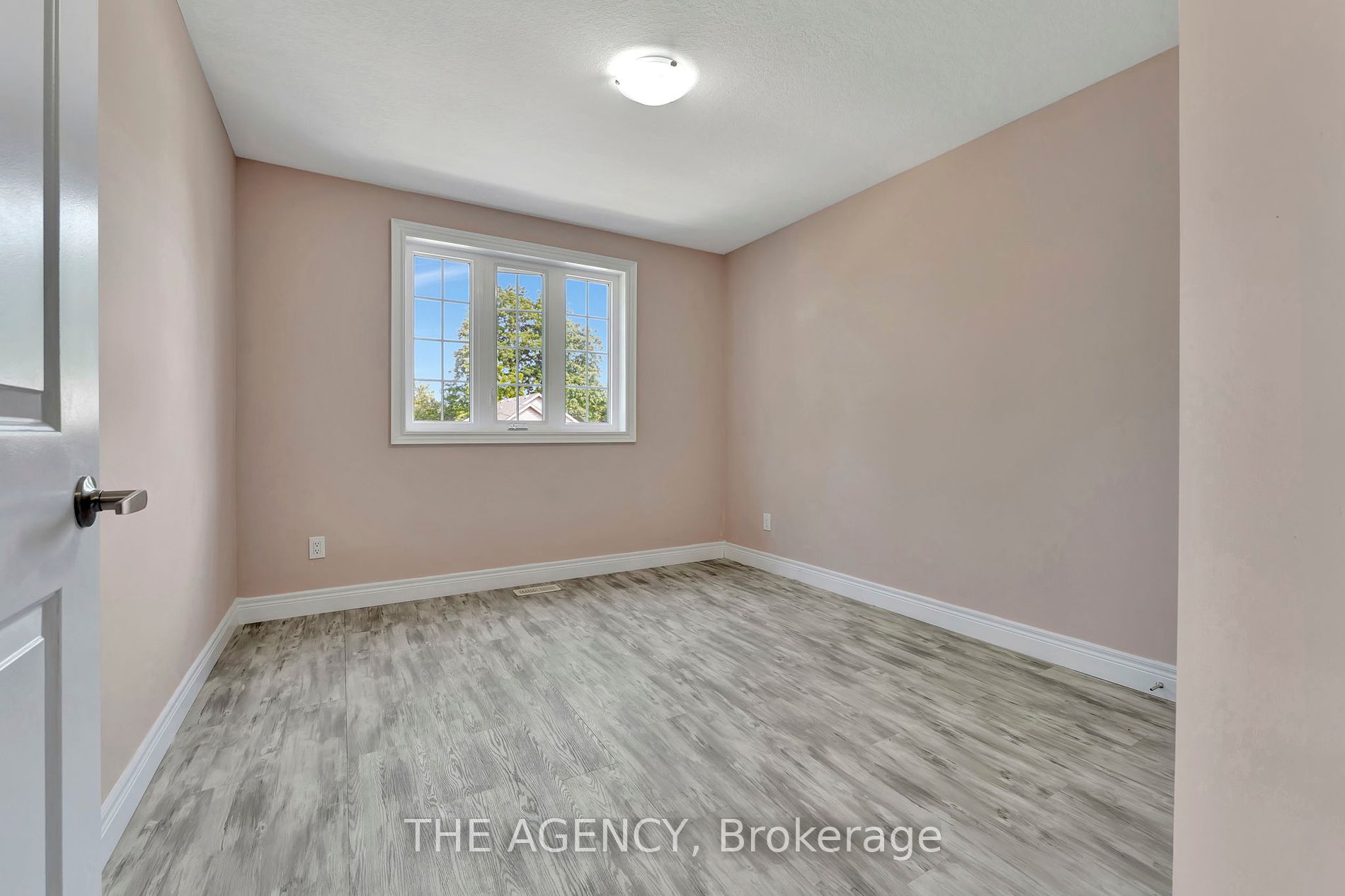 72 Balfour St
