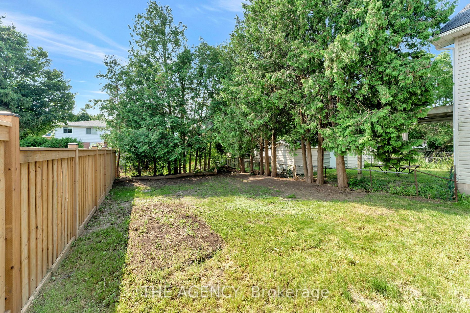 72 Balfour St
