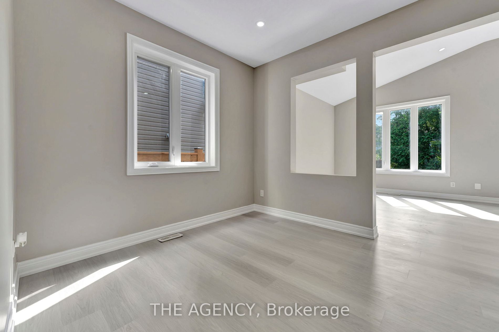72 Balfour St