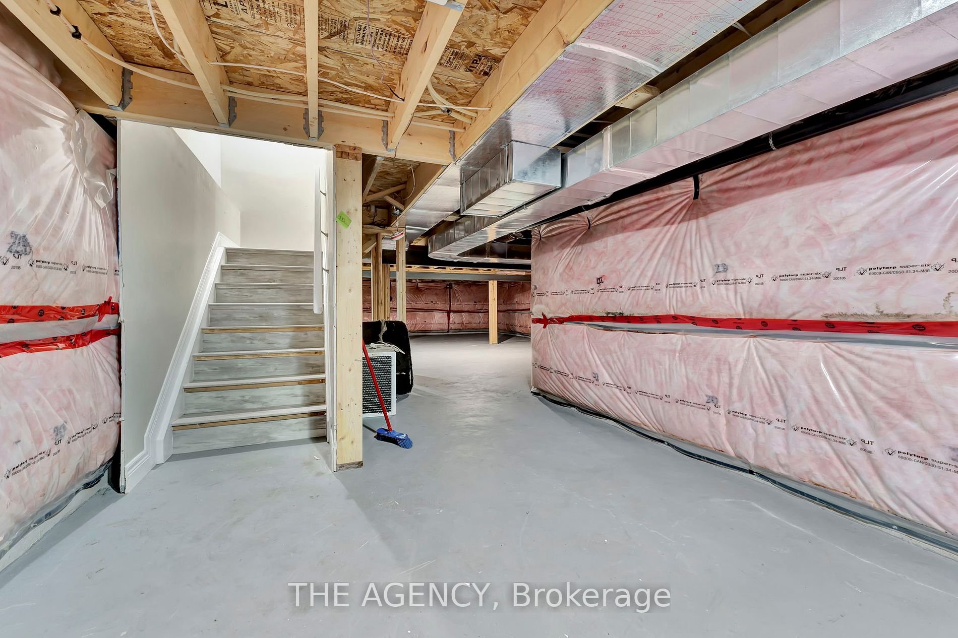 72 Balfour St