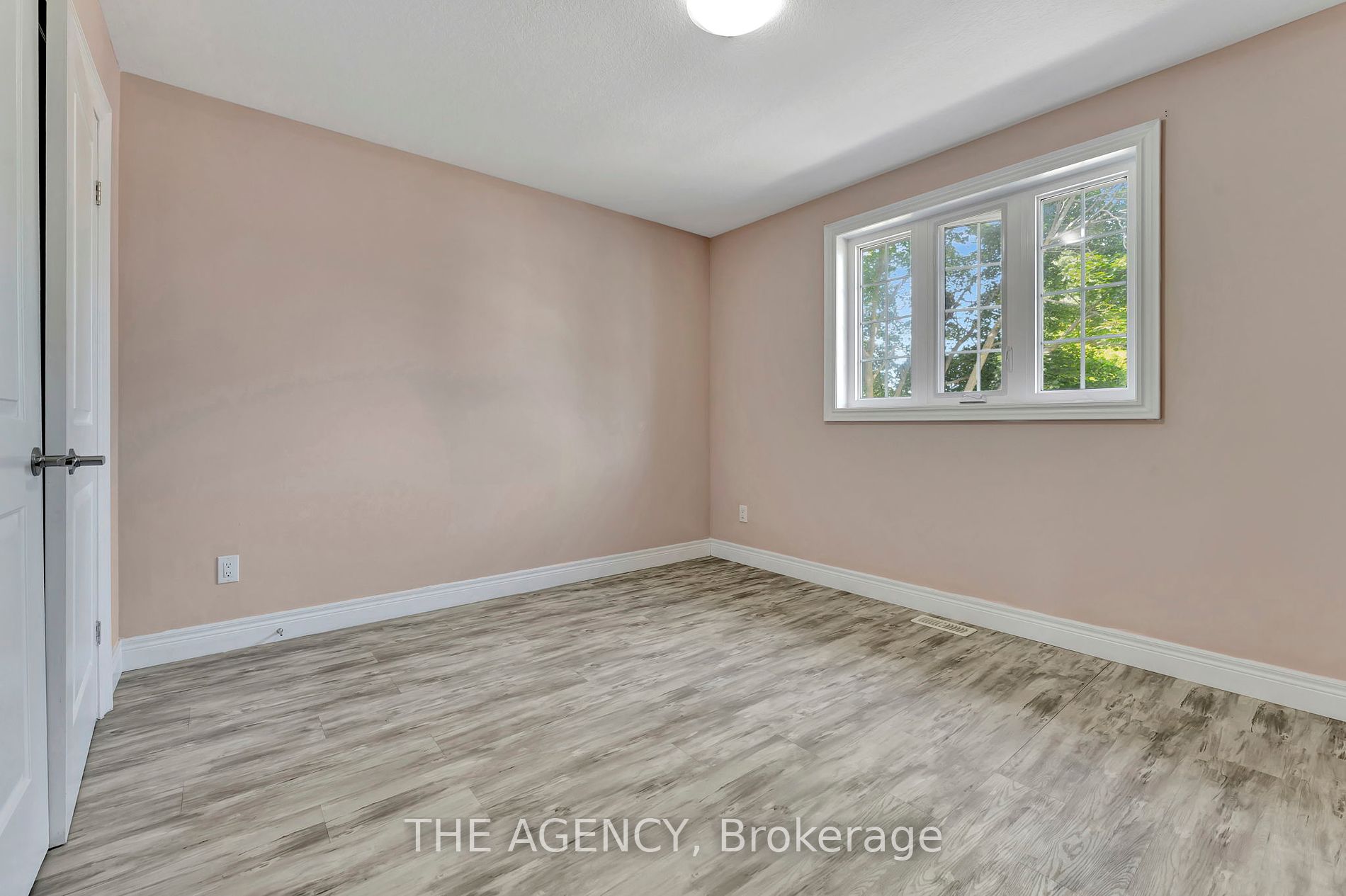 72 Balfour St