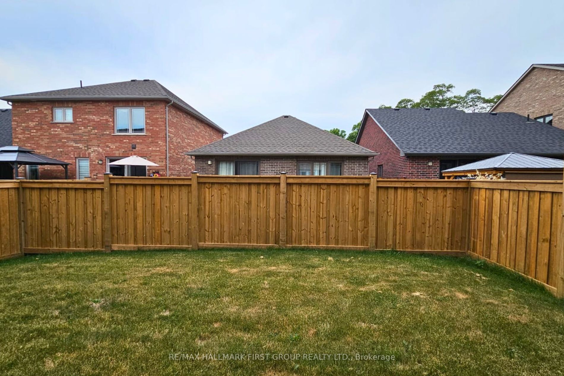 12 Fairhurst St