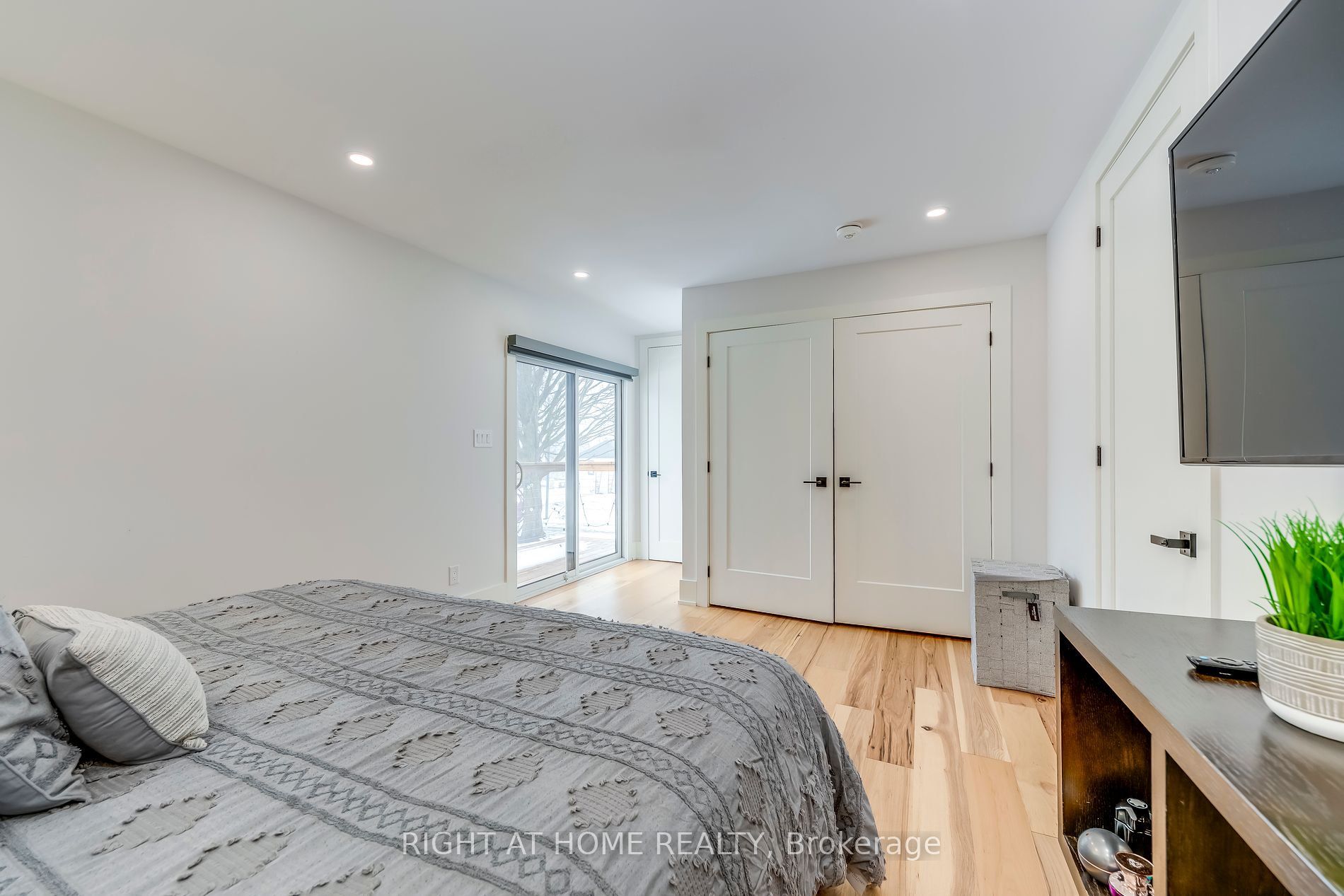 146 7th Concession Rd E