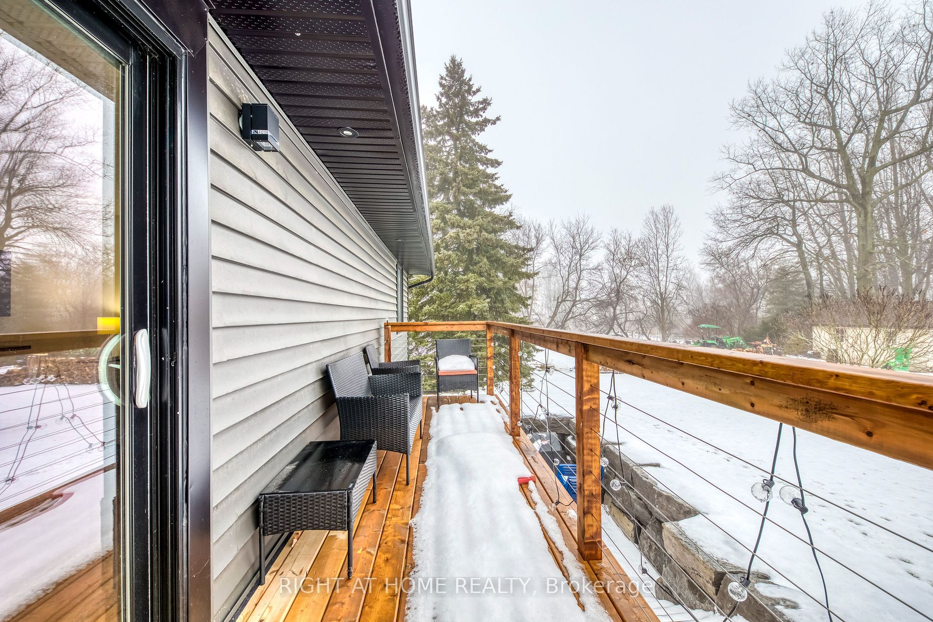 146 7th Concession Rd E