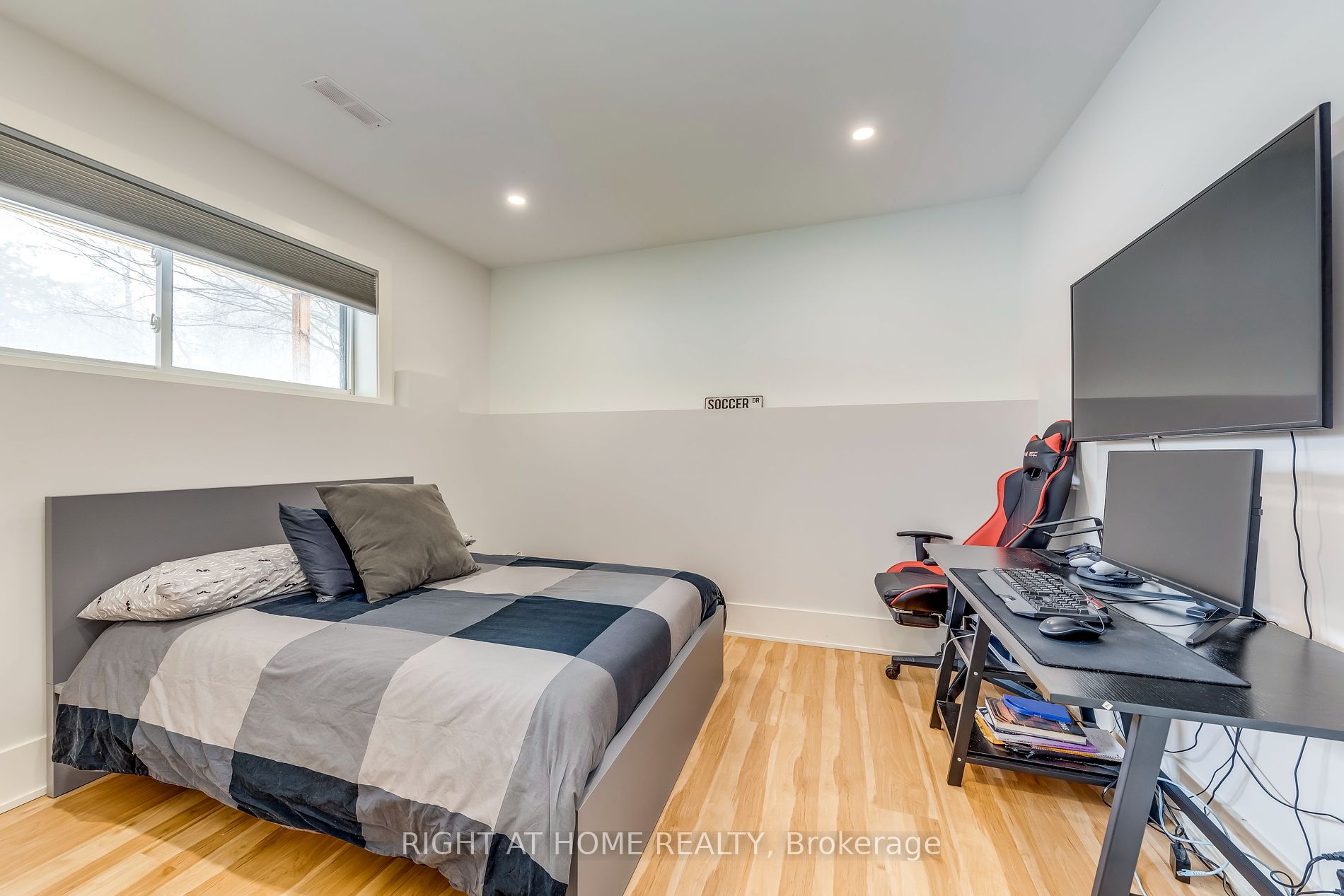 146 7th Concession Rd E