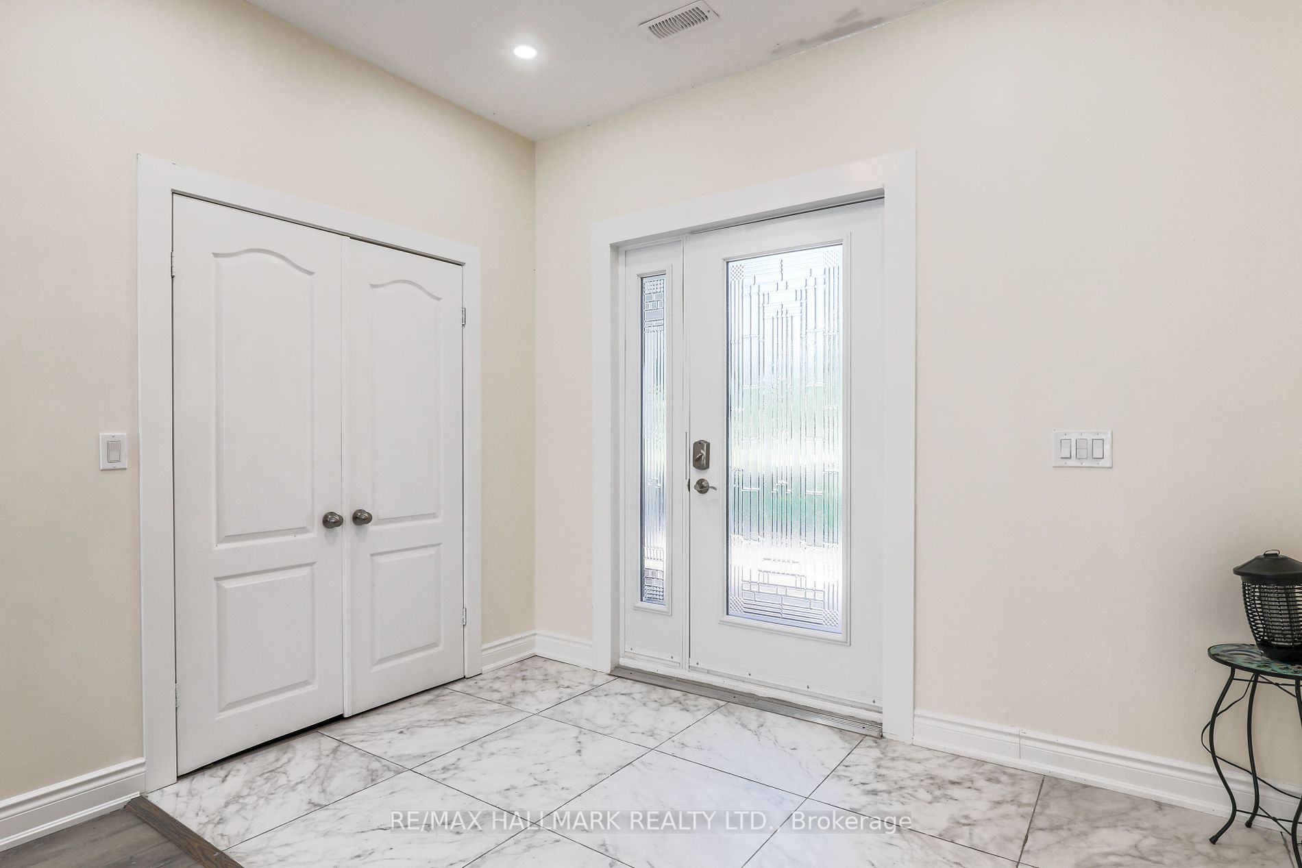 21 Shirley Anne Drive S