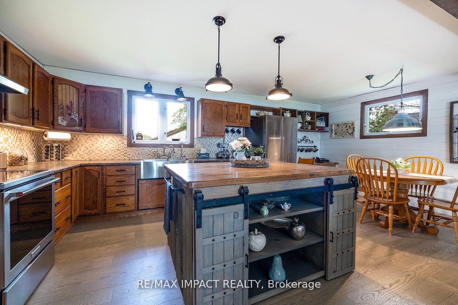 32 Totten Dr