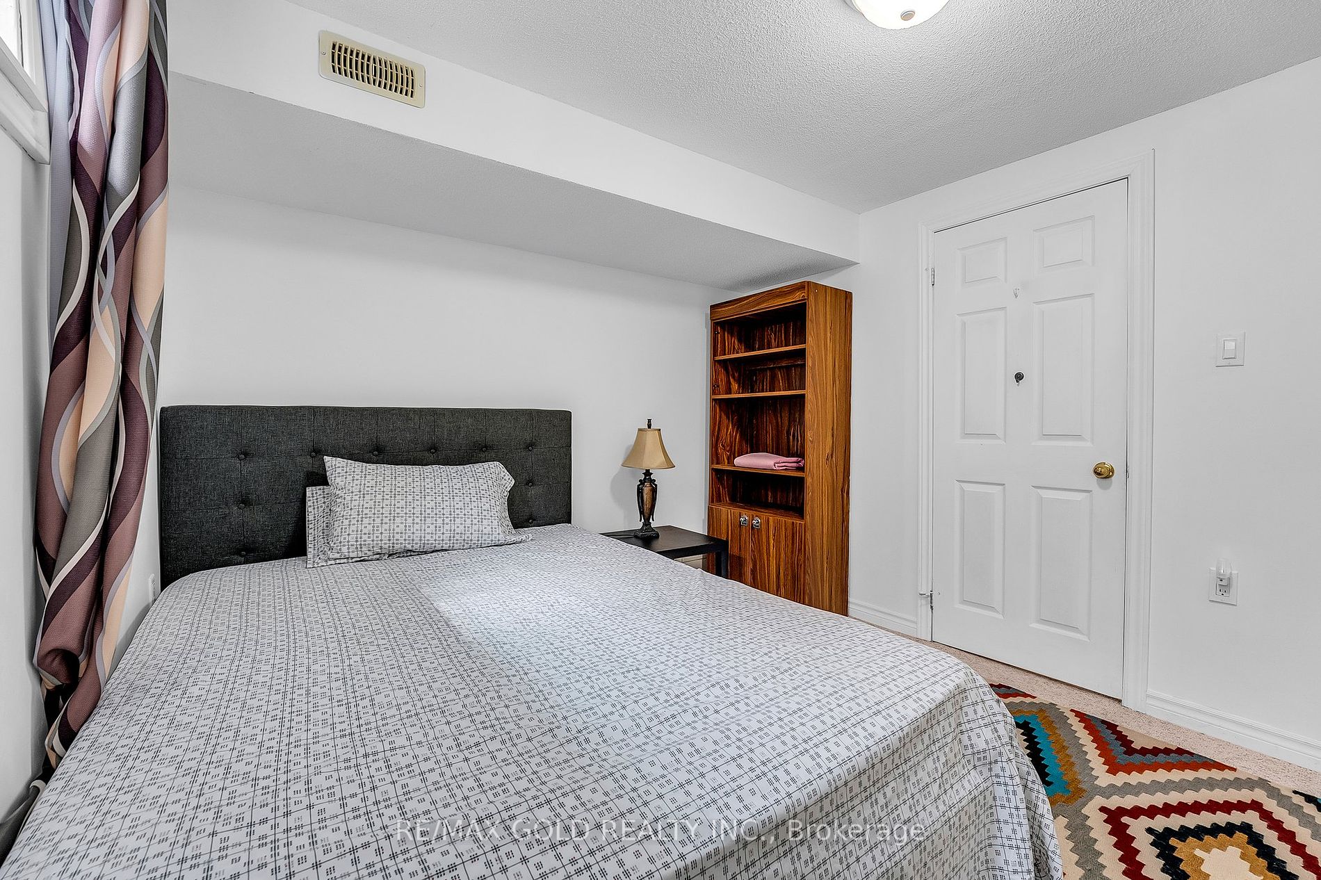 98 Southbrook Dr, #5