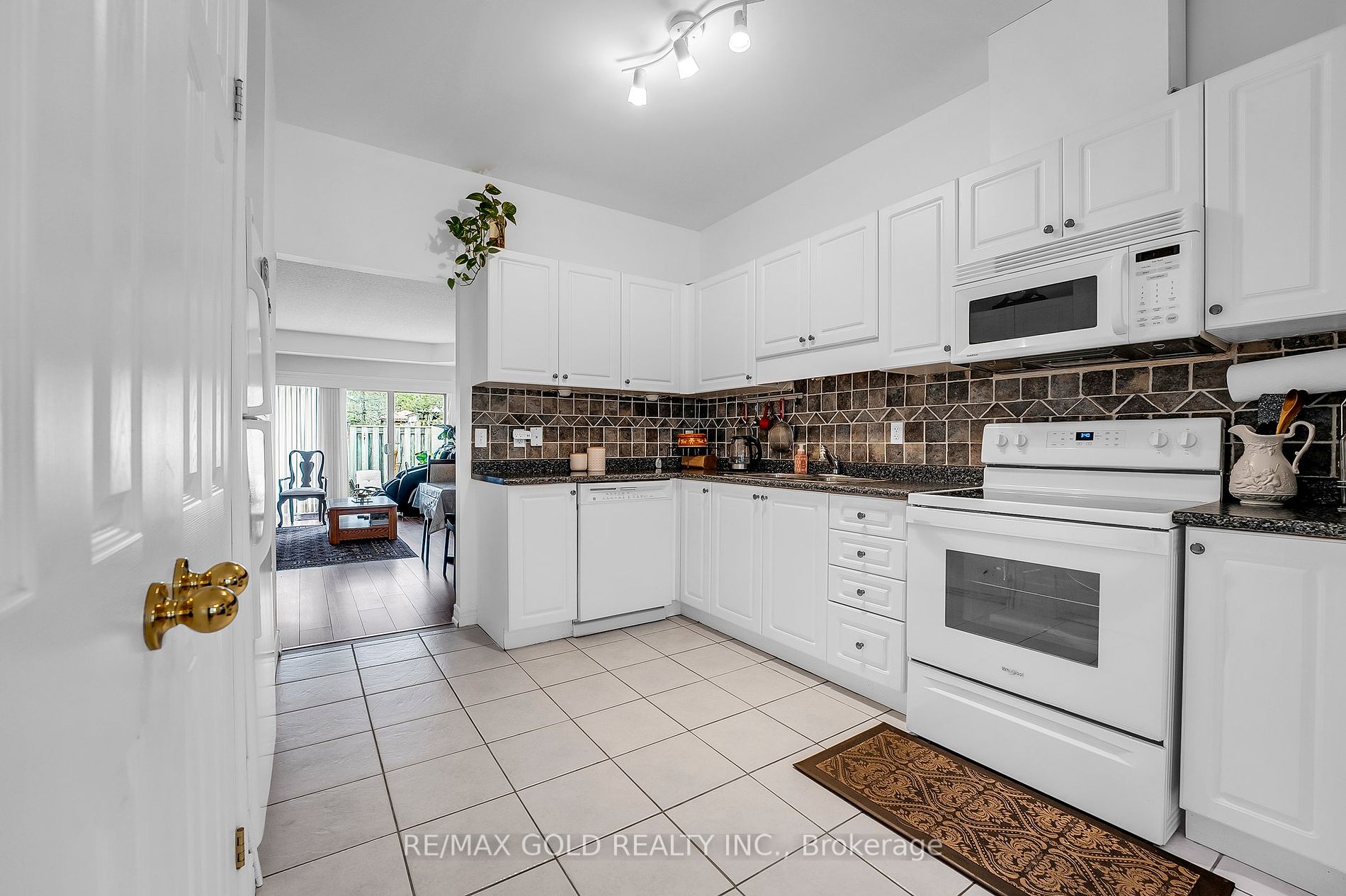 98 Southbrook Dr, #5