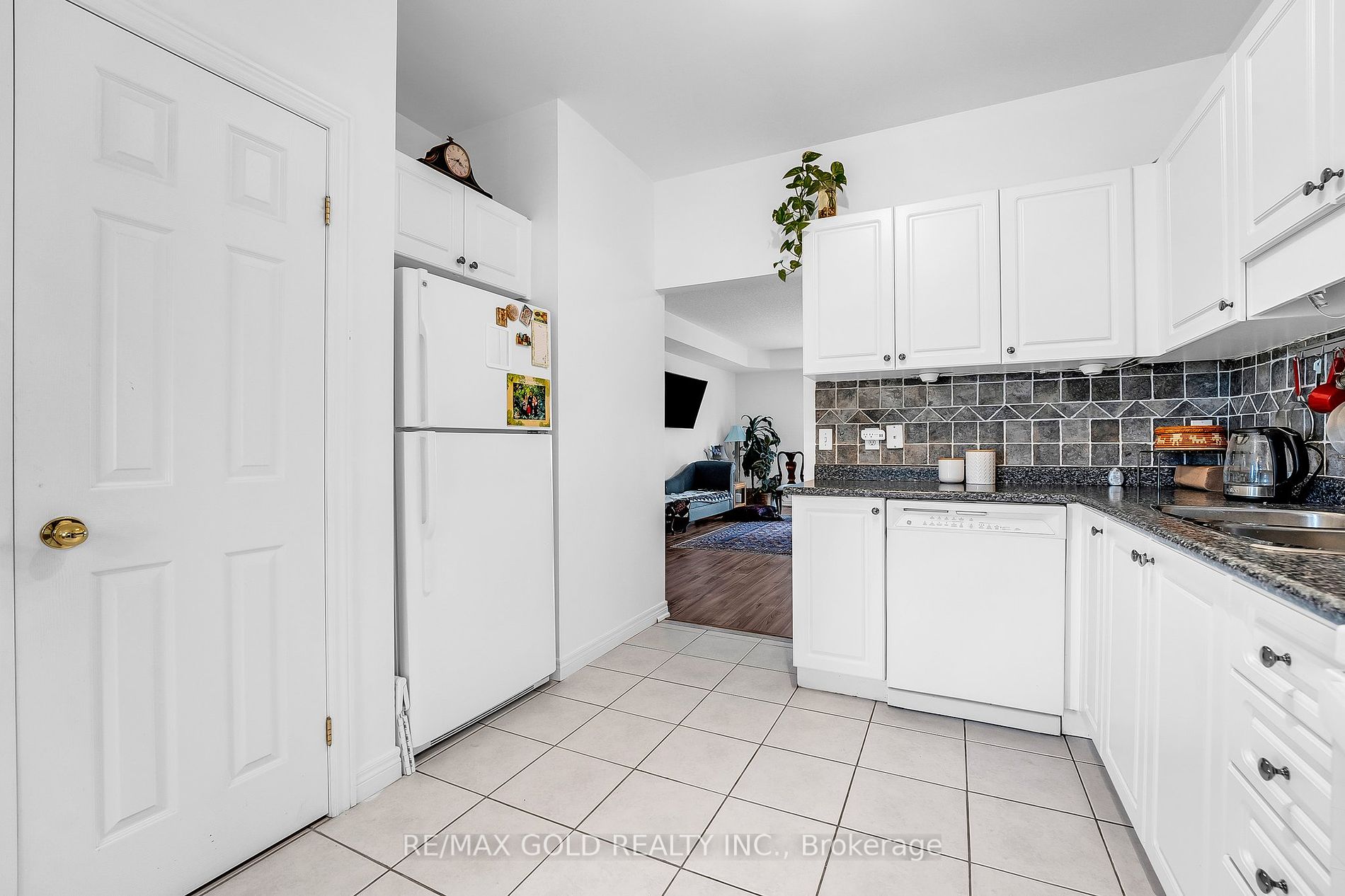 98 Southbrook Dr, #5