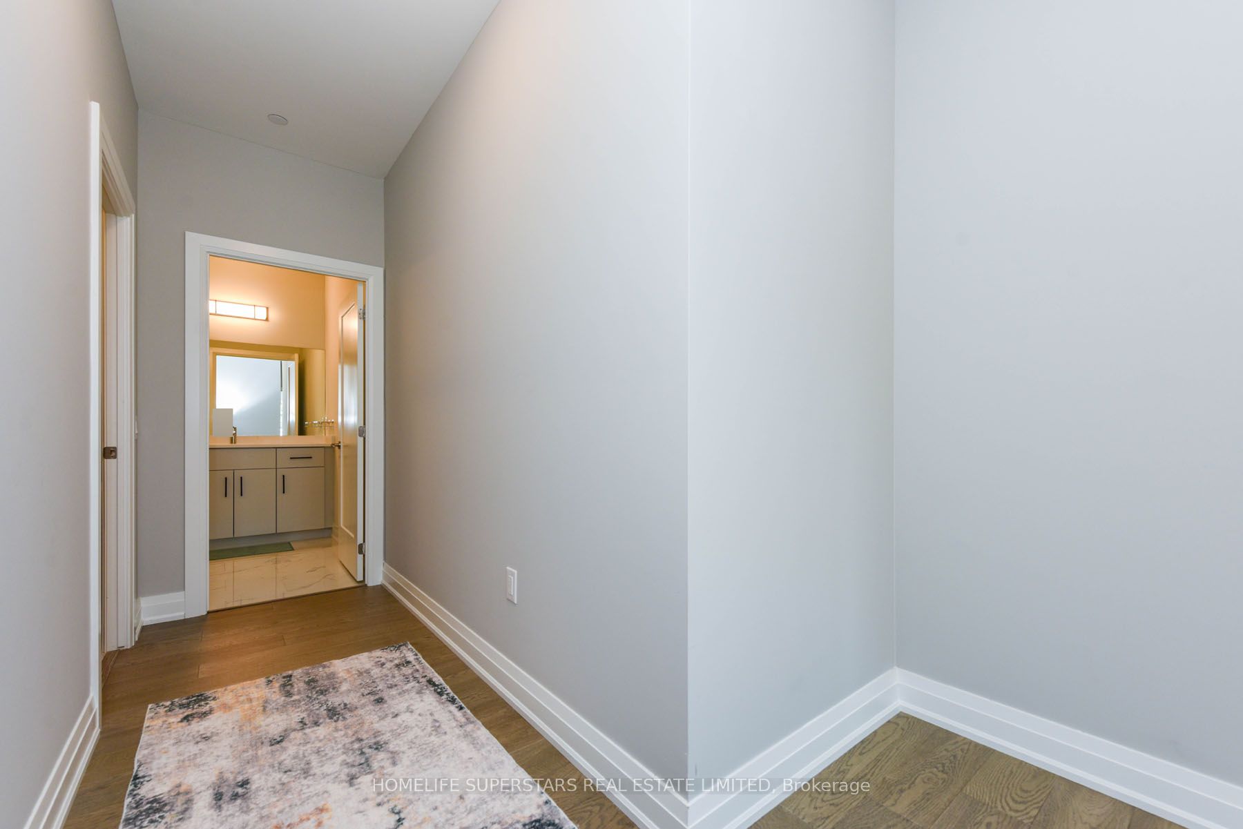 71 Wyndham Street S #403