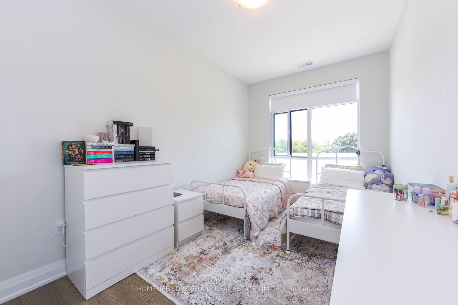 71 Wyndham Street S #403