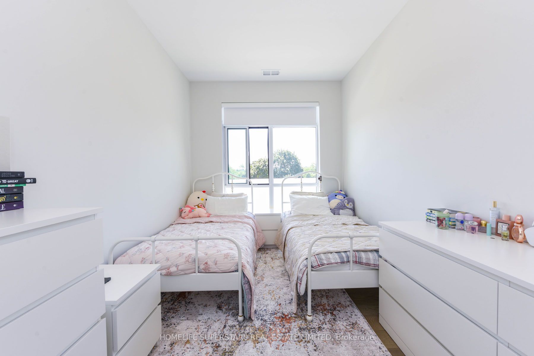 71 Wyndham Street S #403