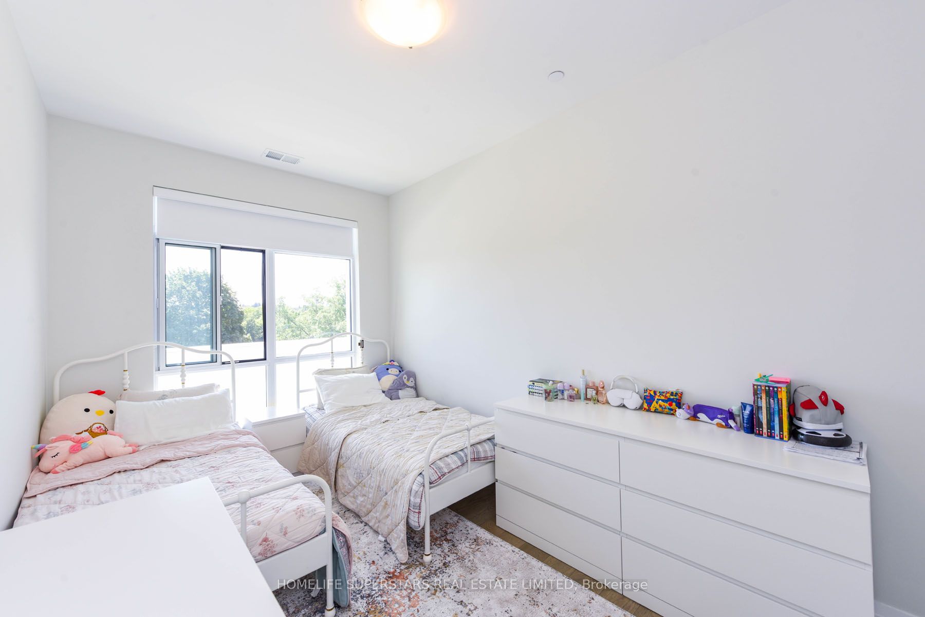 71 Wyndham Street S #403