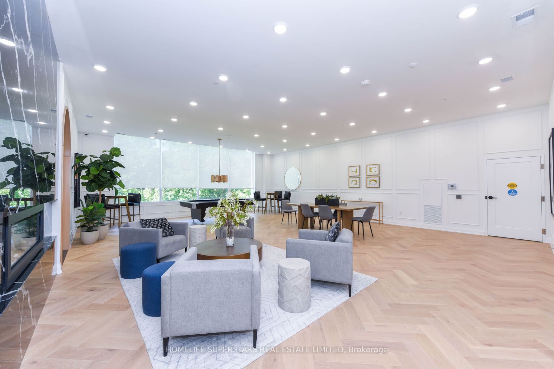 71 Wyndham Street S #403