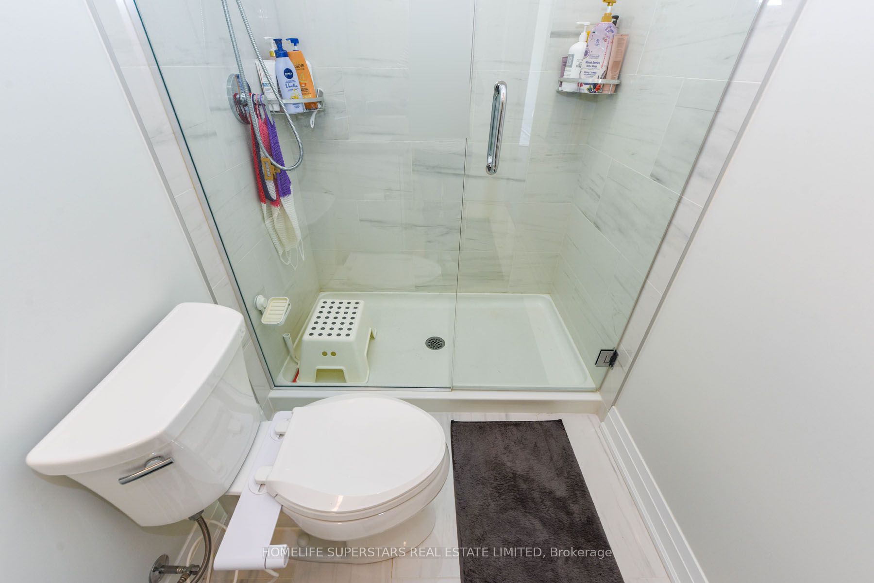 71 Wyndham Street S #403