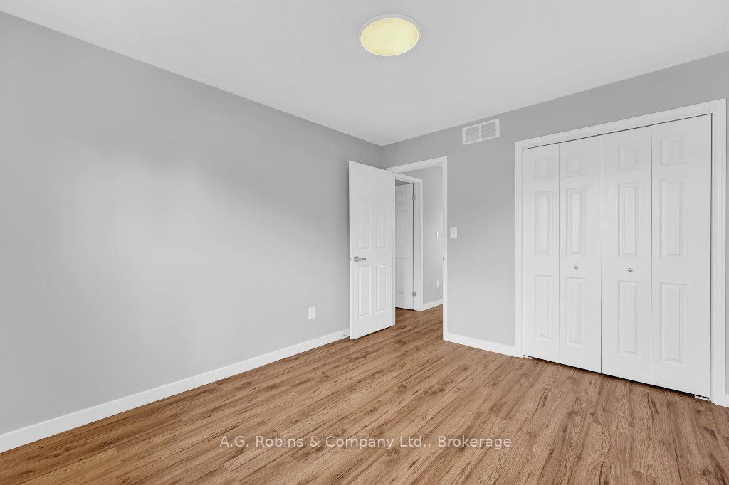 5 Longview Dr