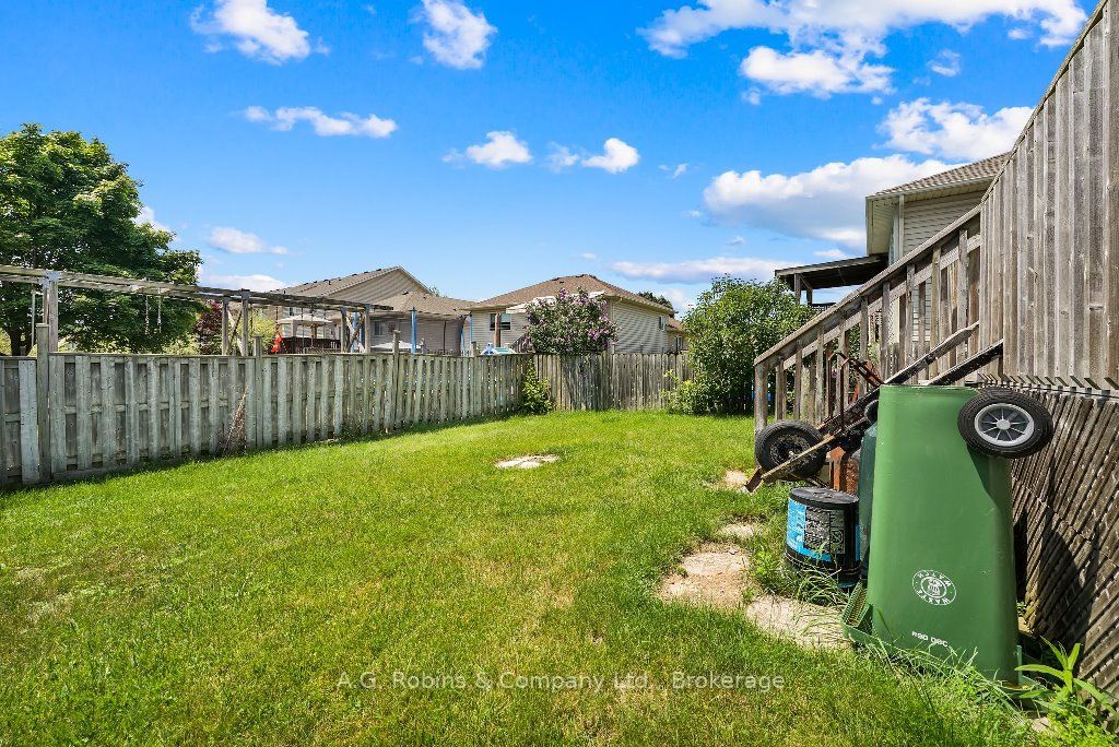 5 Longview Dr