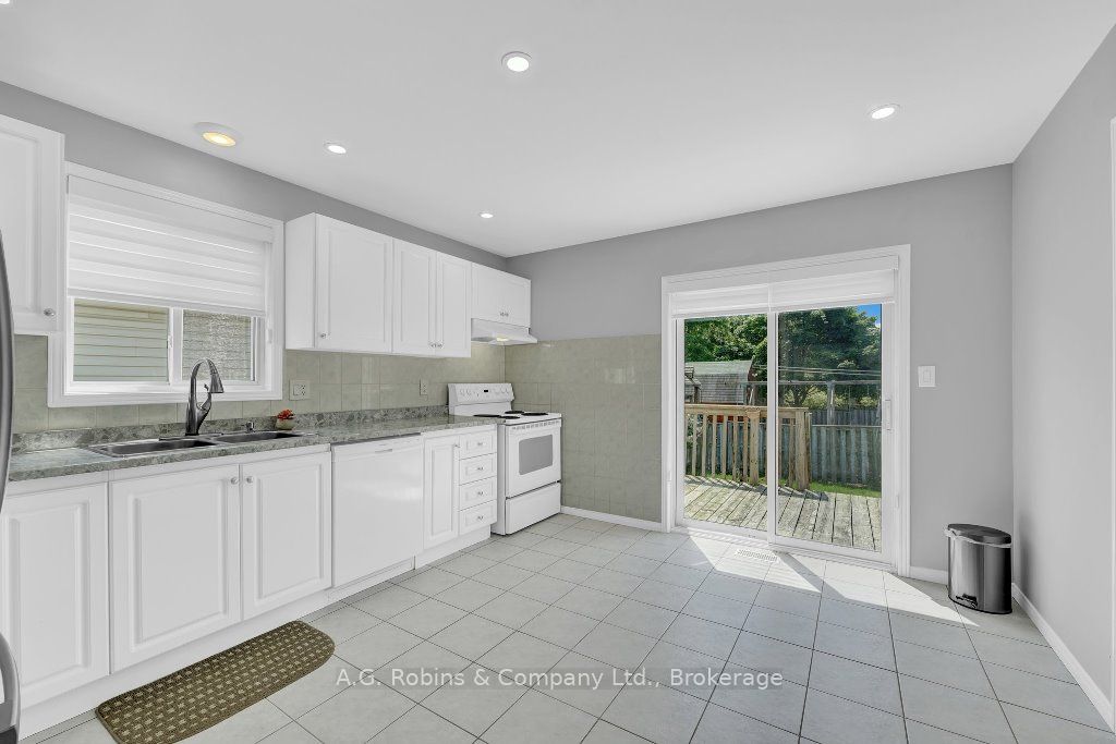 5 Longview Dr