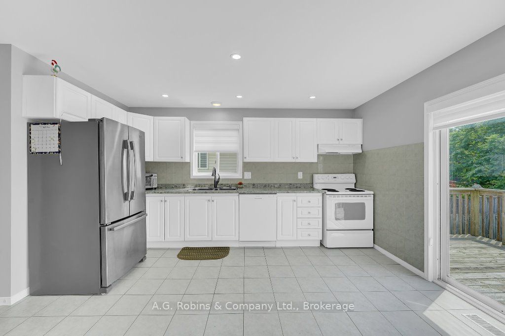 5 Longview Dr