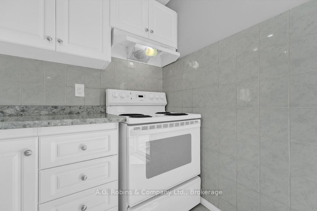 5 Longview Dr