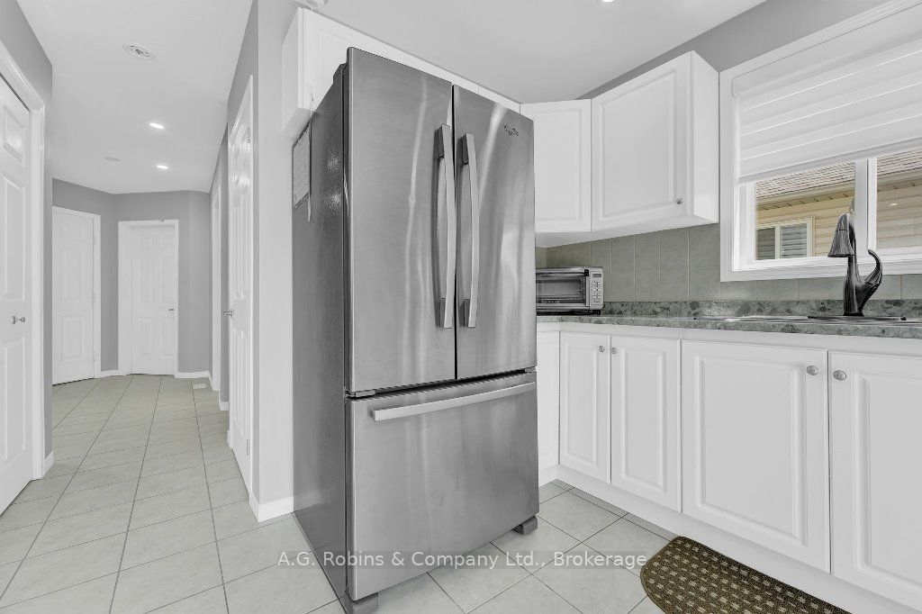 5 Longview Dr