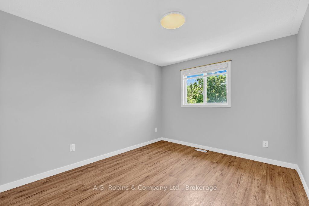 5 Longview Dr