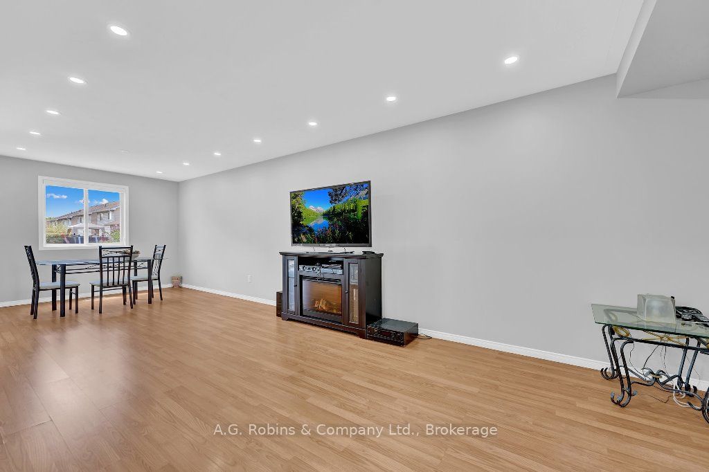 5 Longview Dr