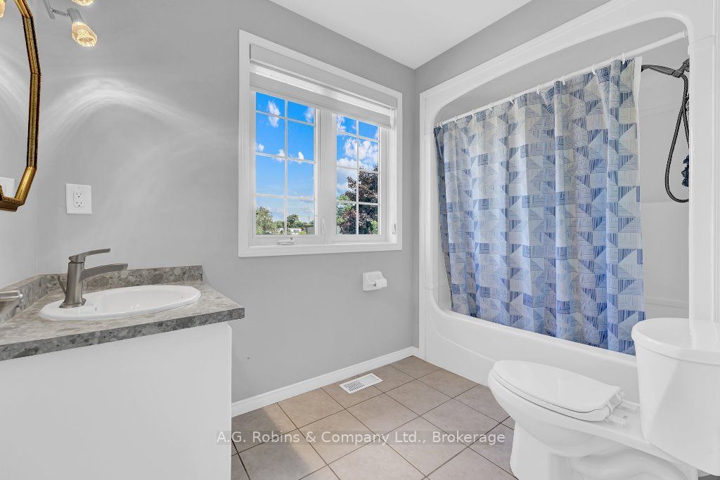 5 Longview Dr