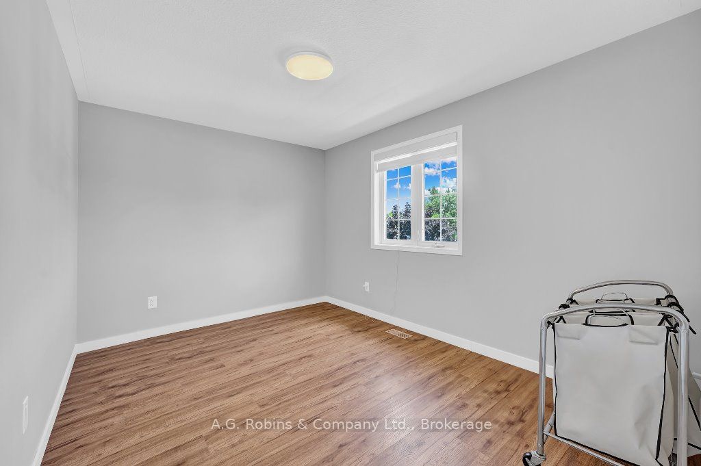 5 Longview Dr