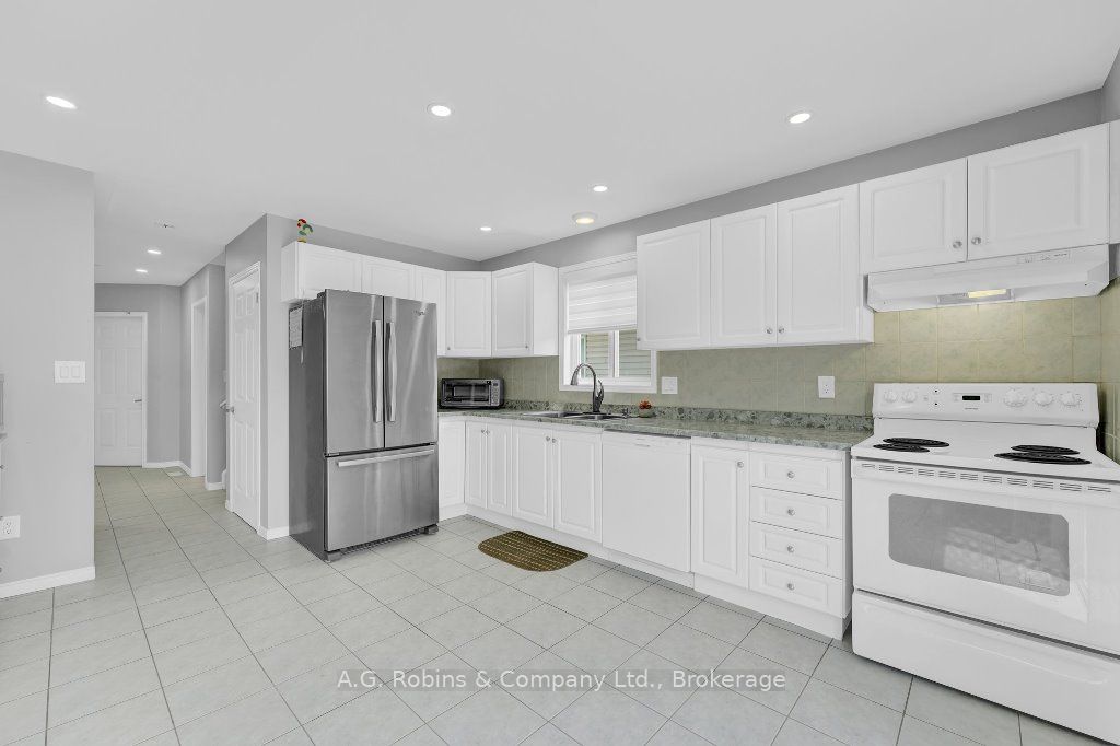 5 Longview Dr