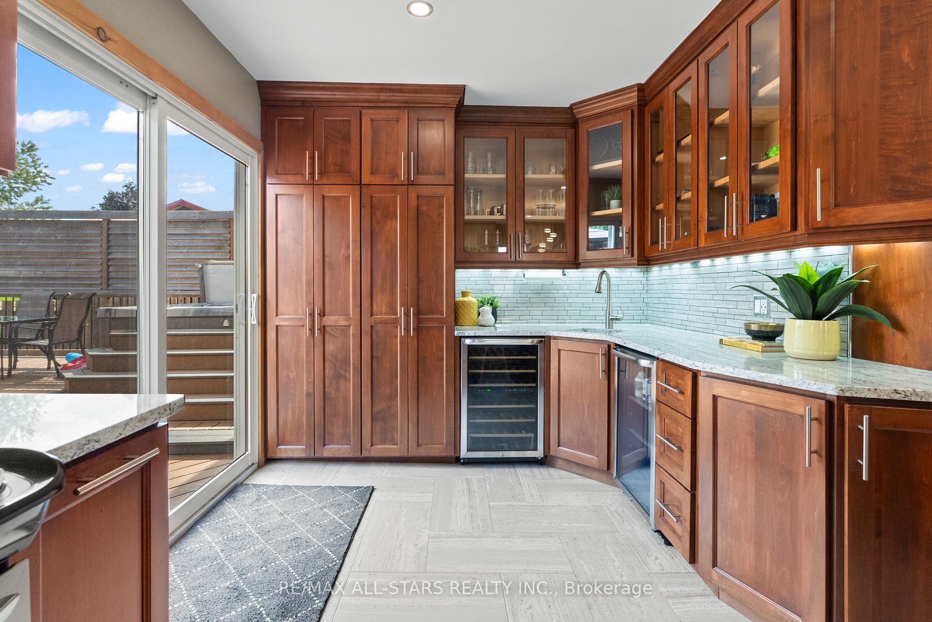 11 Perry St