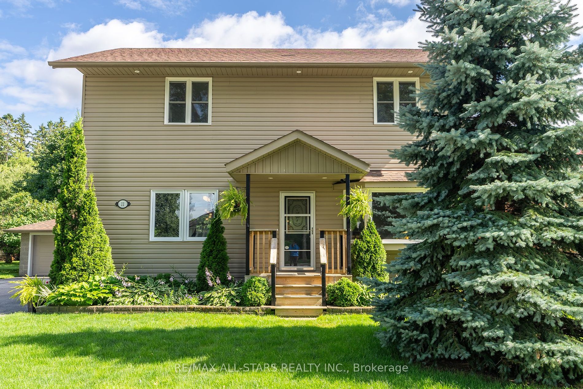 11 Perry St