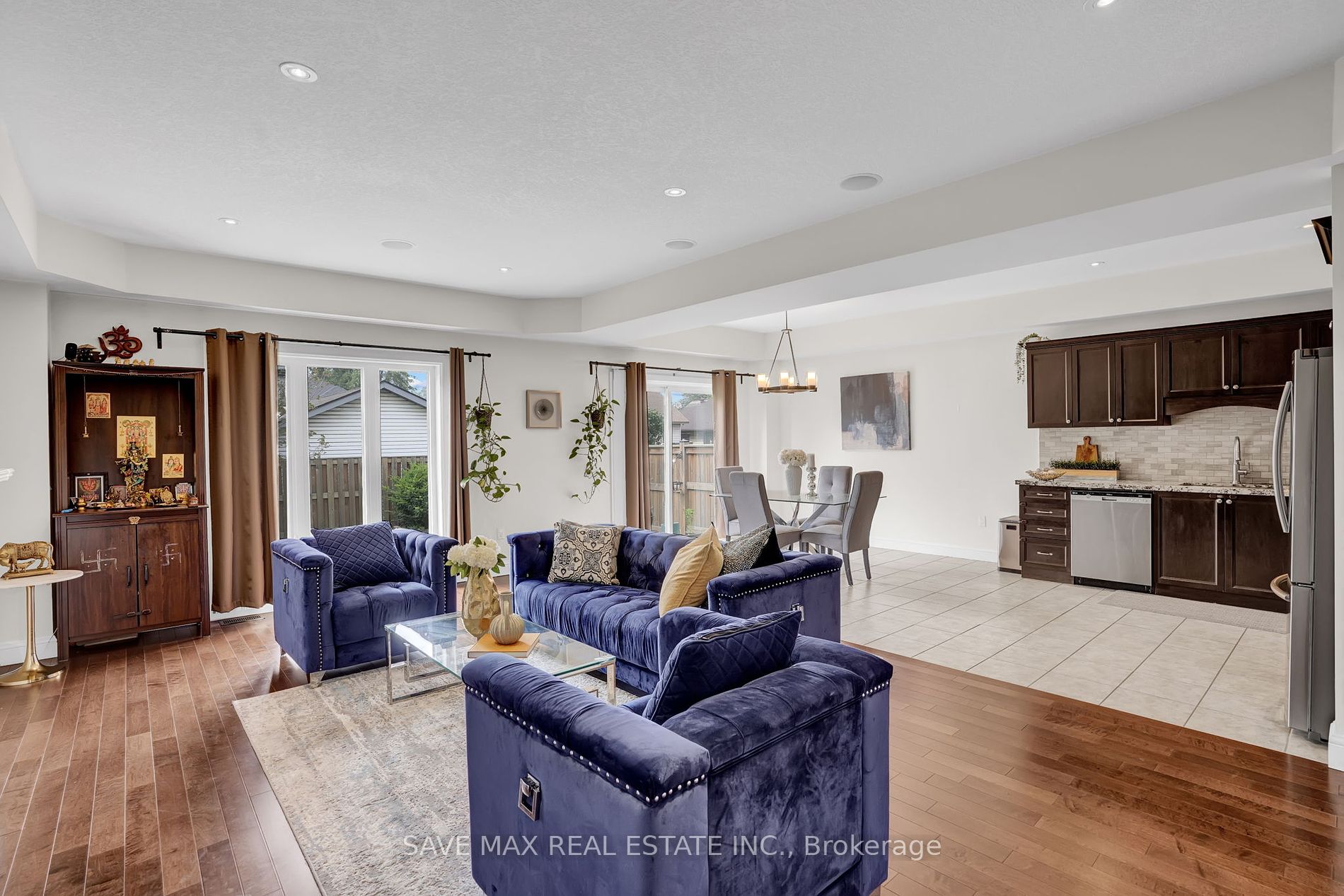 17 Lagoon Avenue