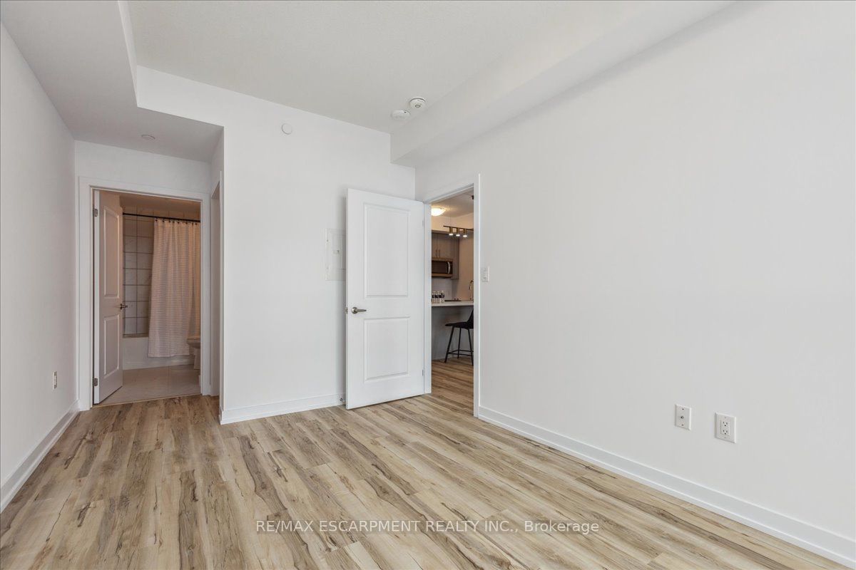 450 Dundas Street E #1001