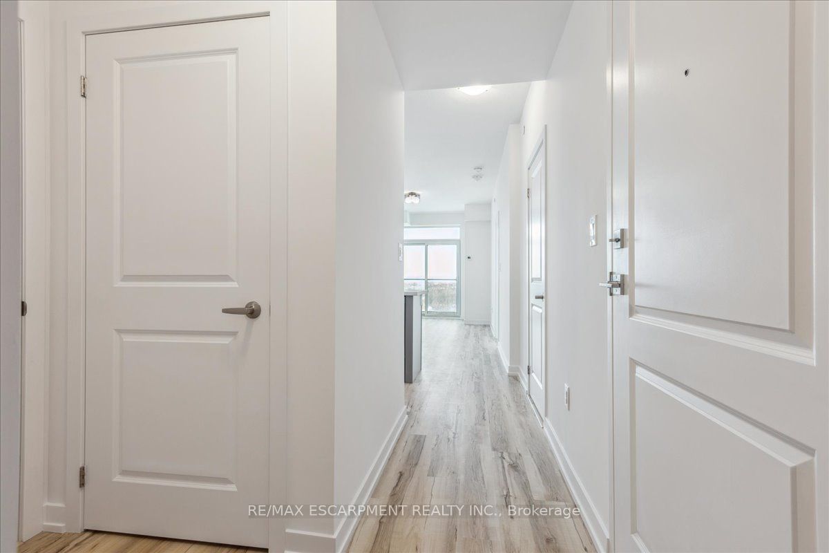 450 Dundas Street E #1001