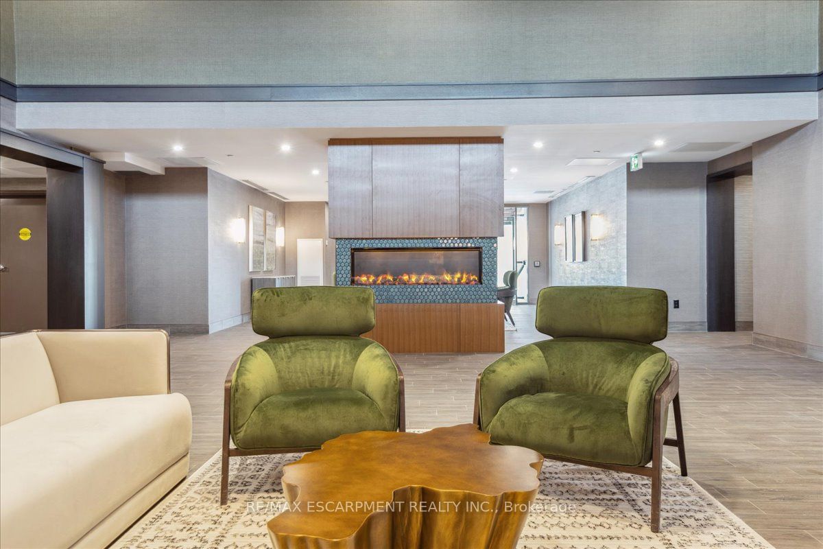 450 Dundas Street E #1001