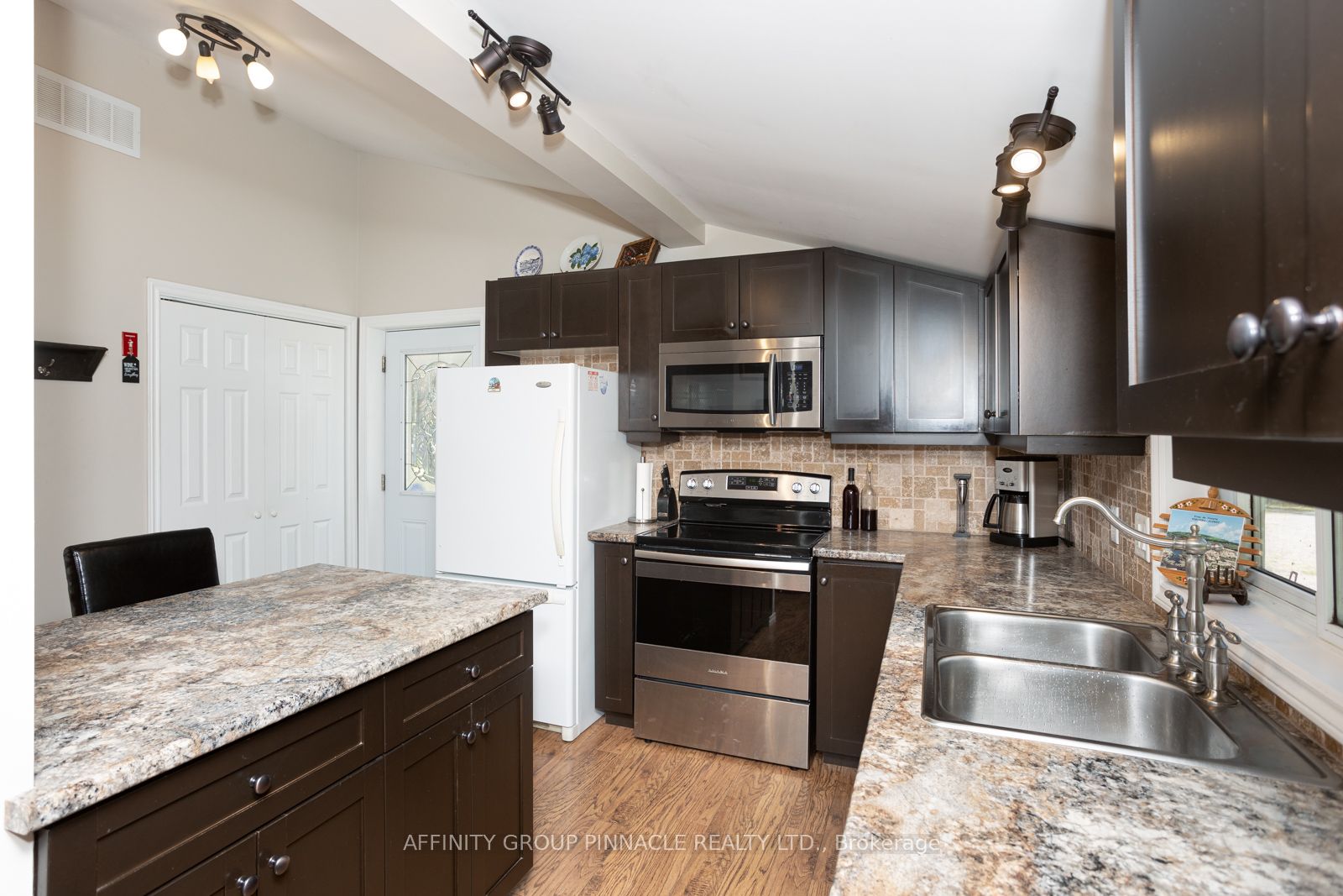 24 Hargrave Rd