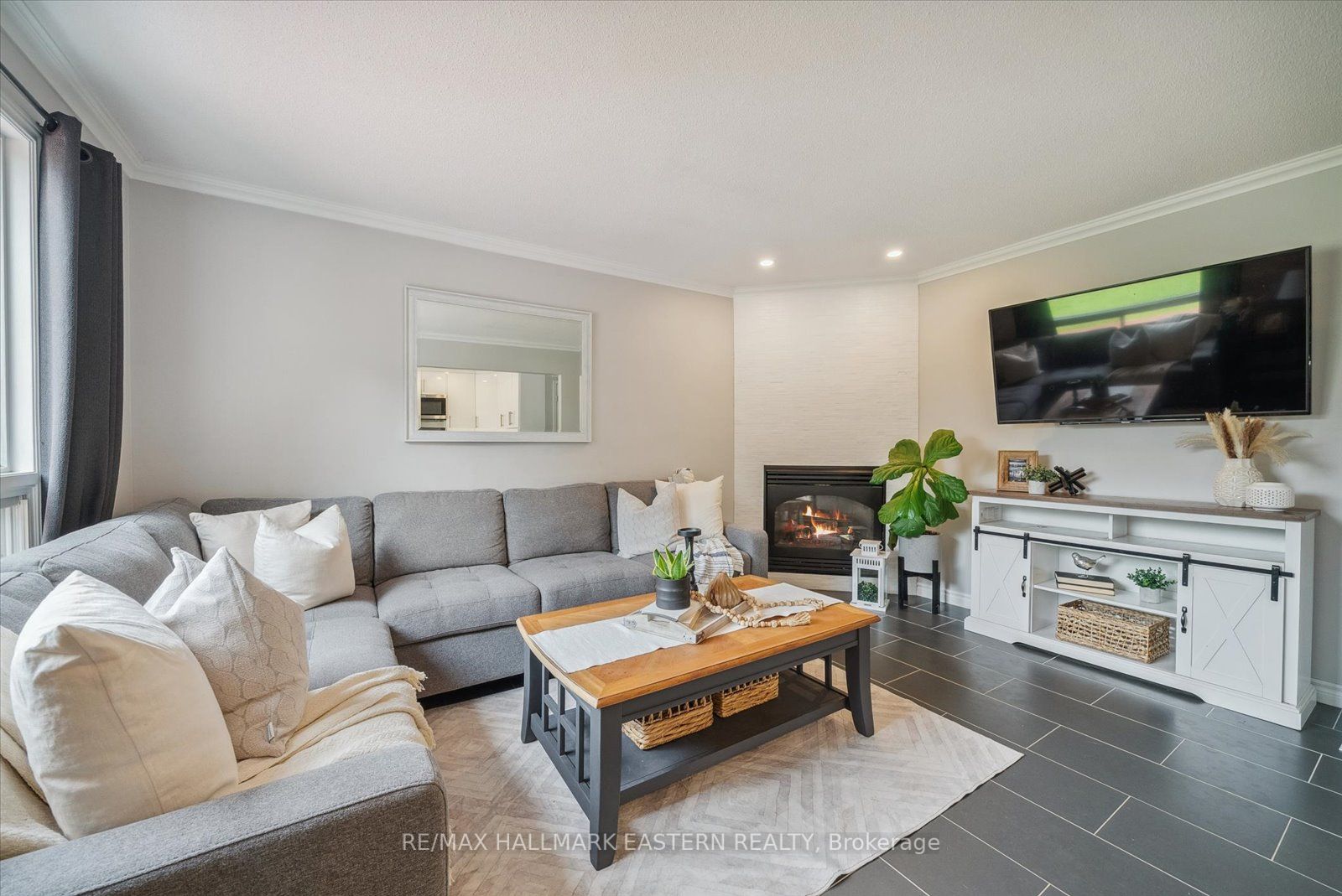 1316 SCOLLARD Drive