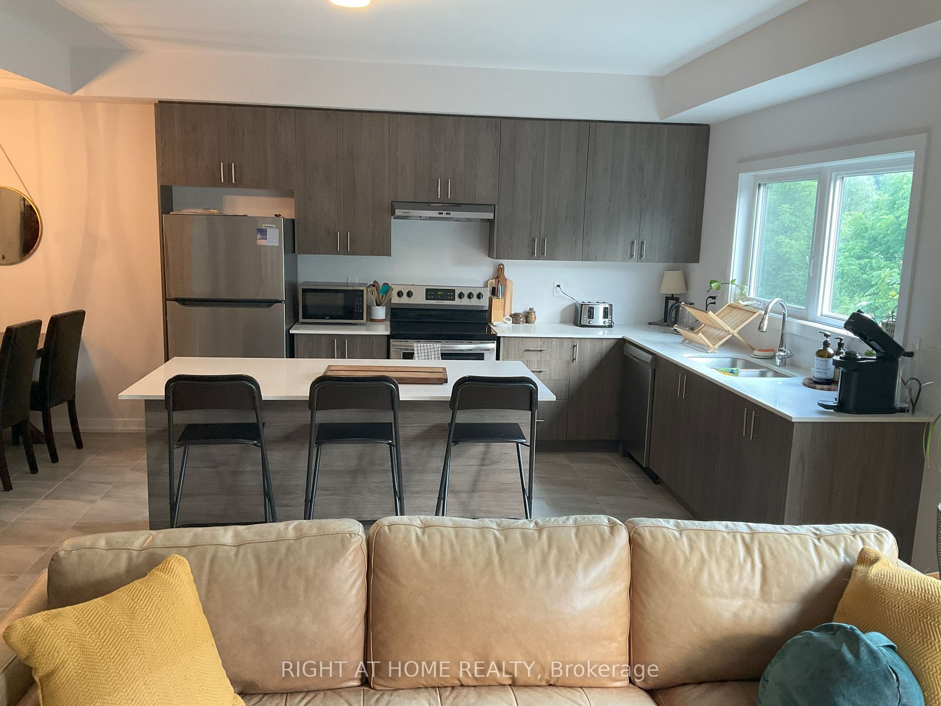 18 Trailside Drive