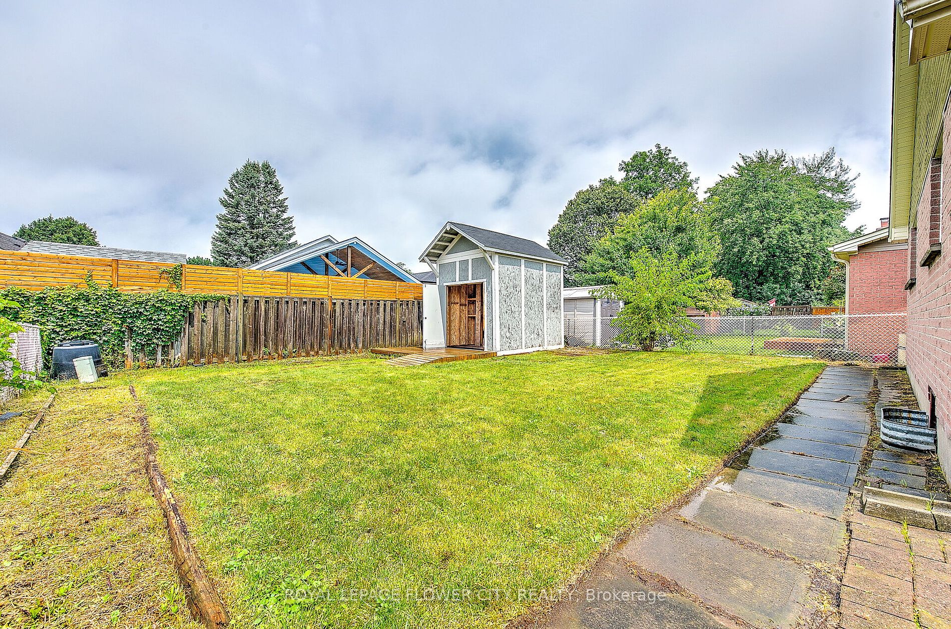 205 Worthington Ave