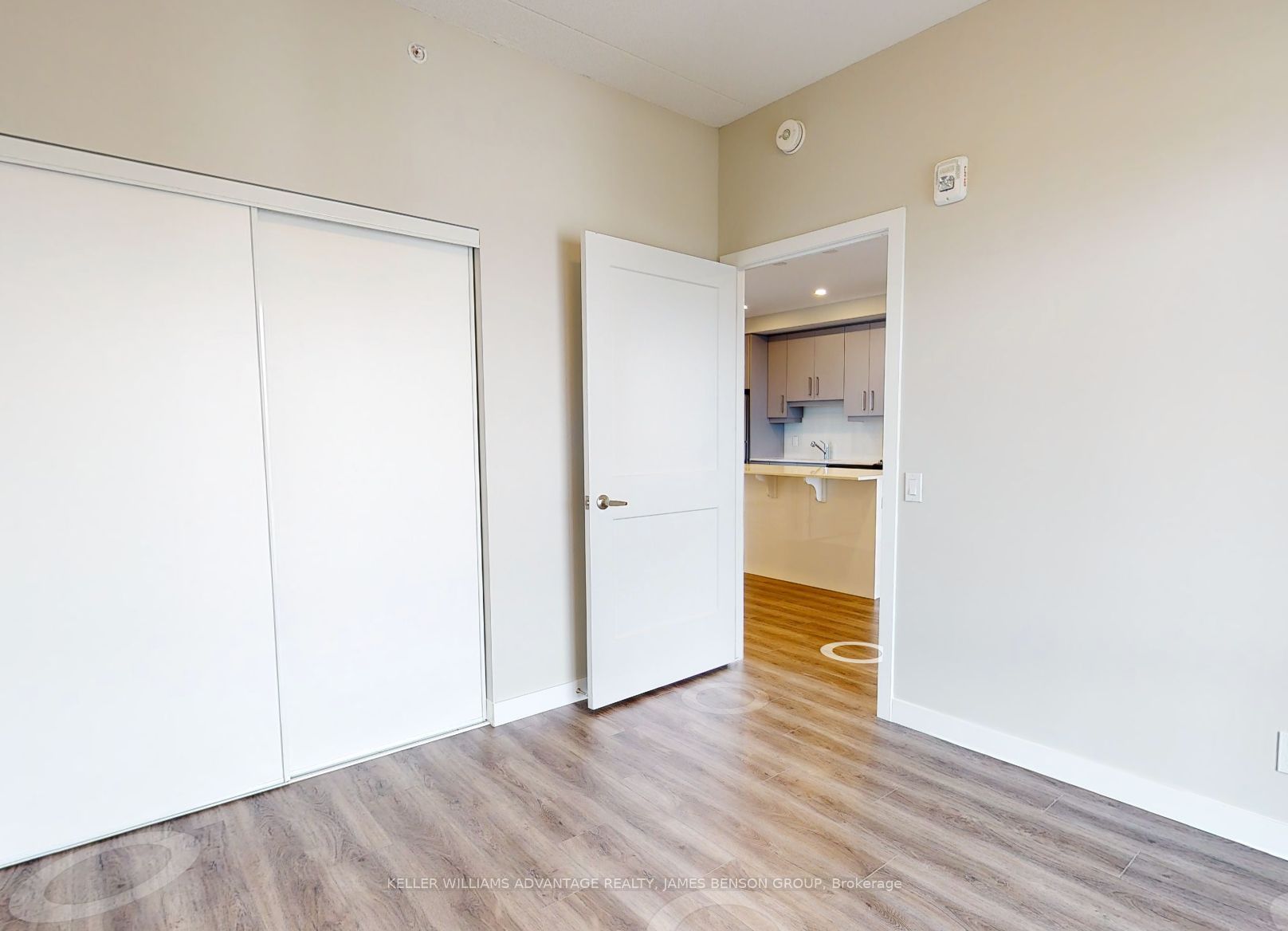 15 Queen St S, #1611