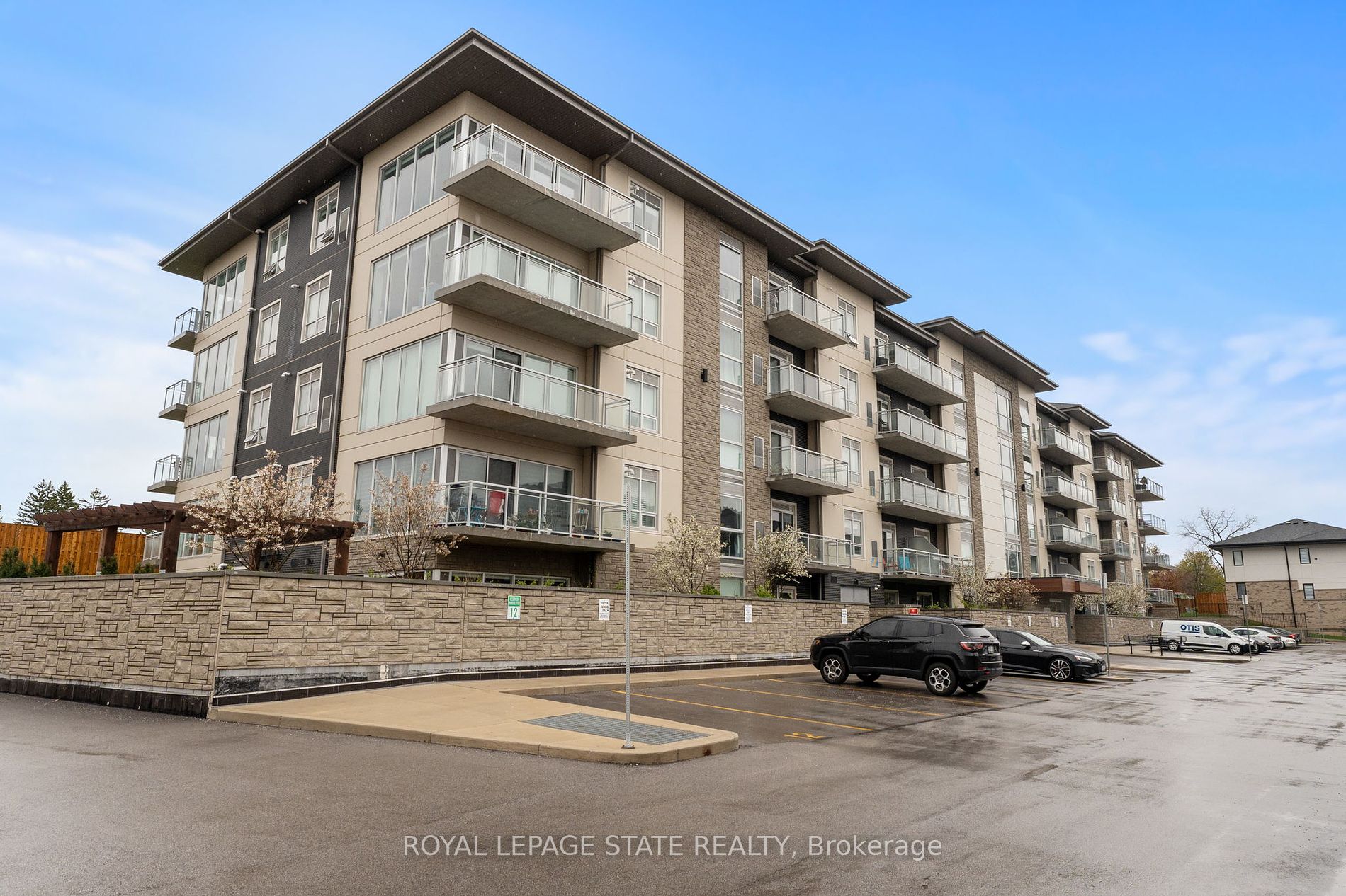 16 Markle Crescent #413