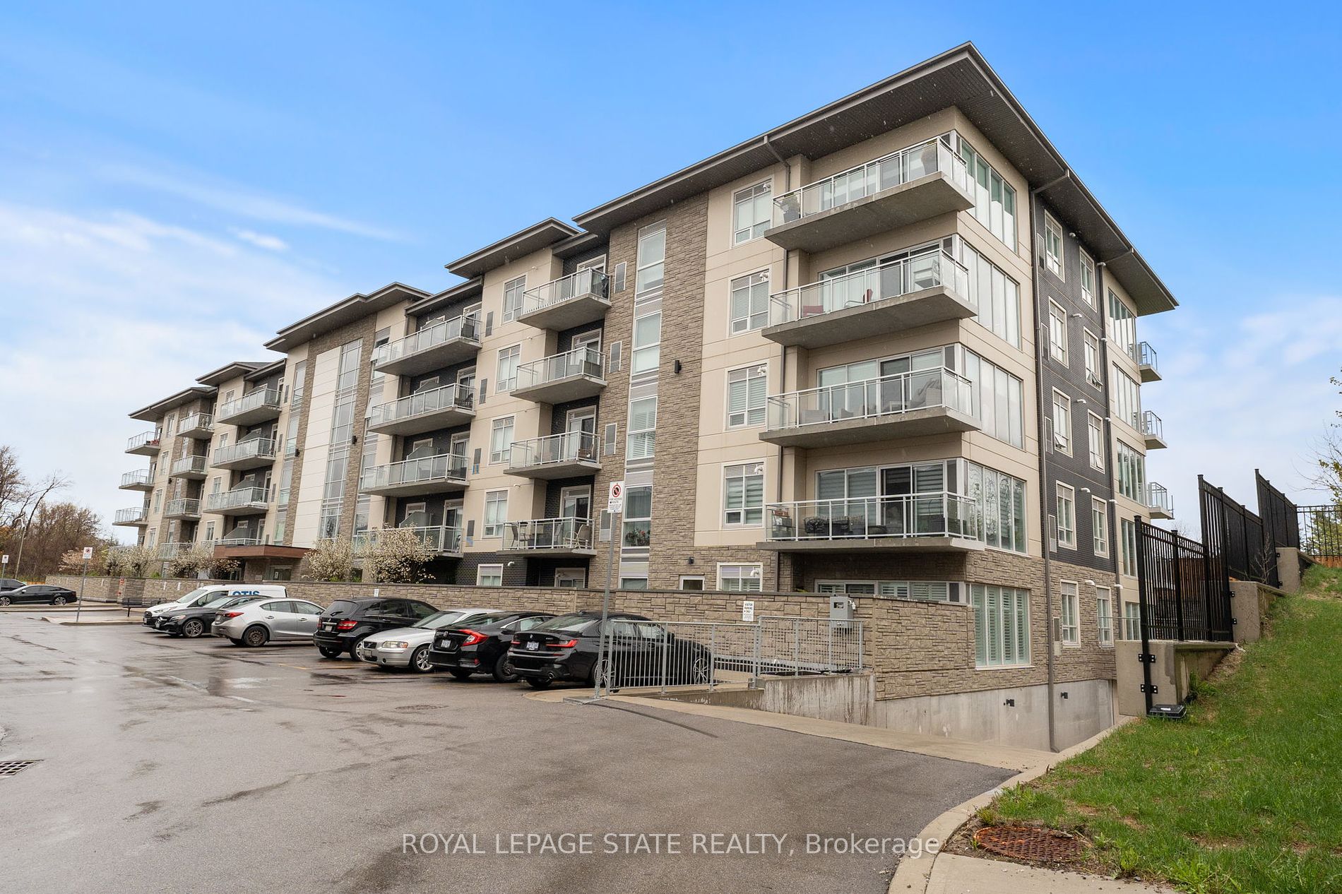 16 Markle Crescent #413