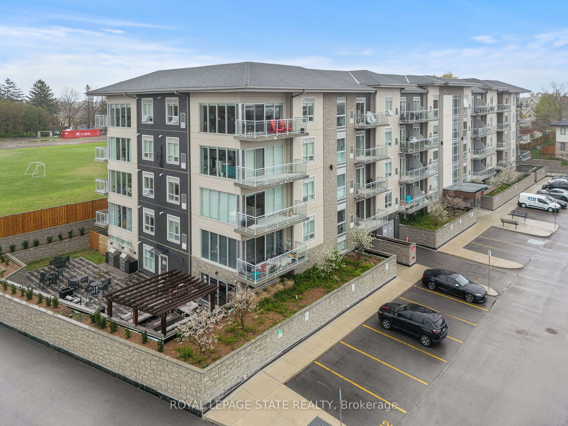 16 Markle Crescent #413
