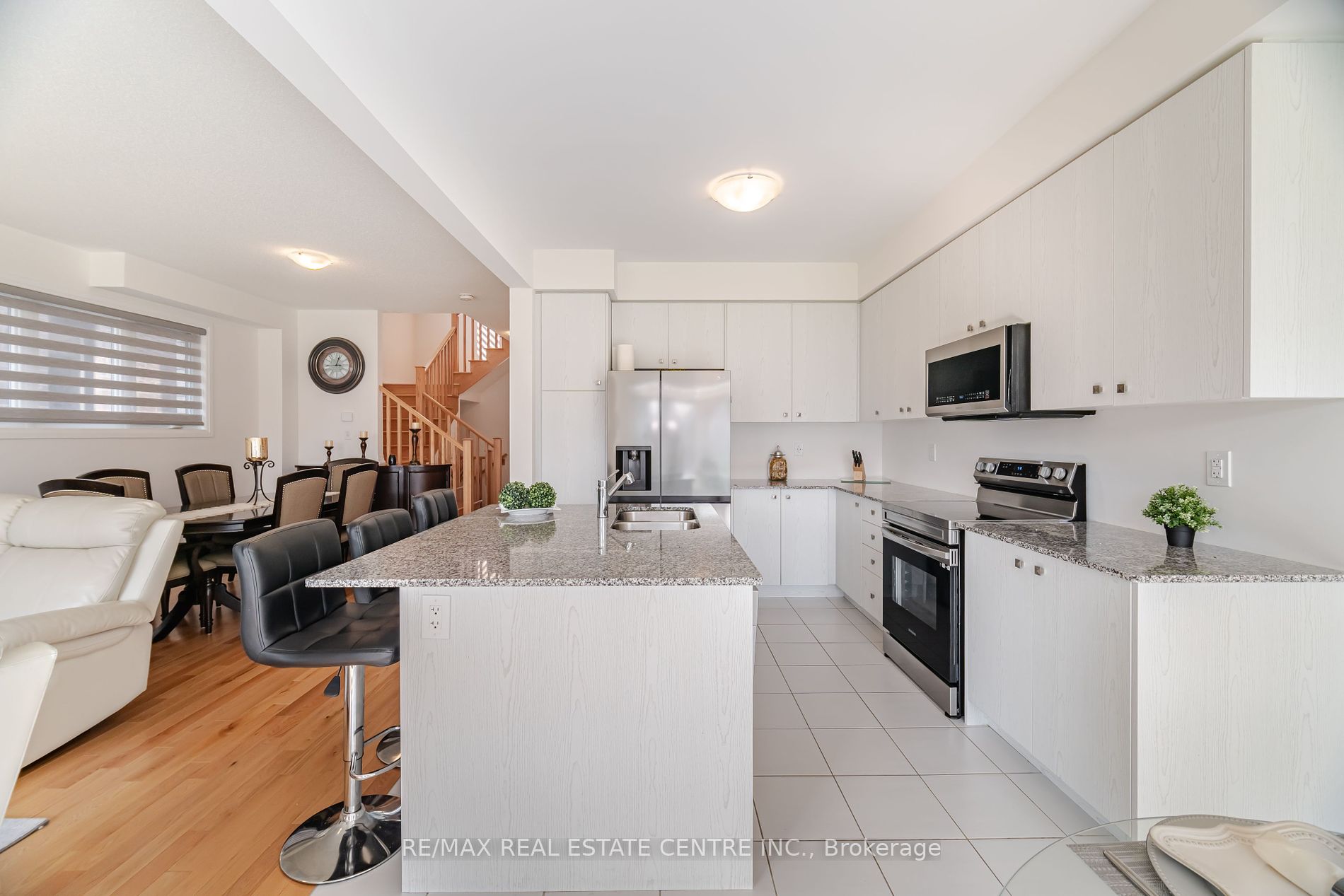 135 Fairey Crescent