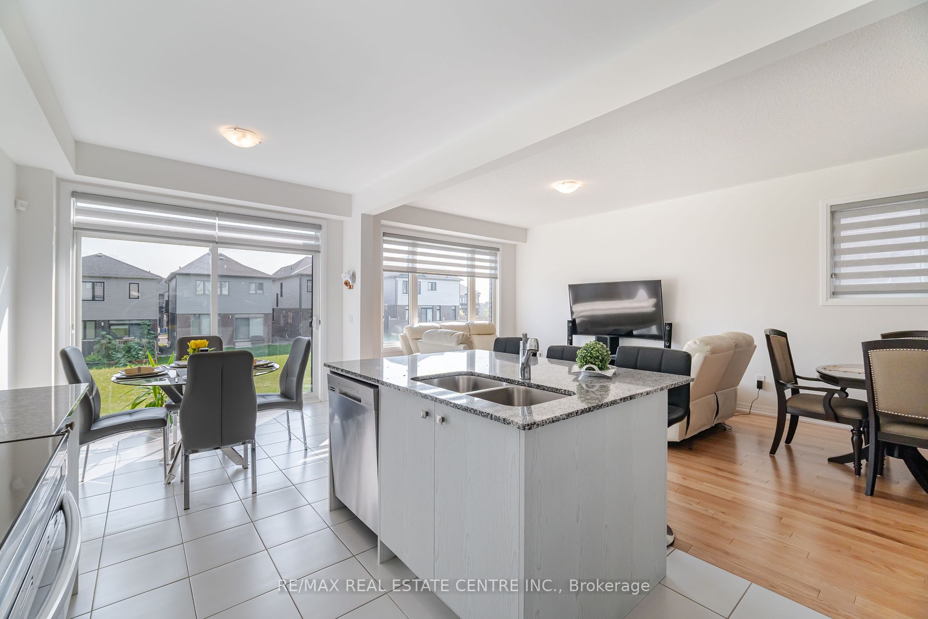 135 Fairey Crescent