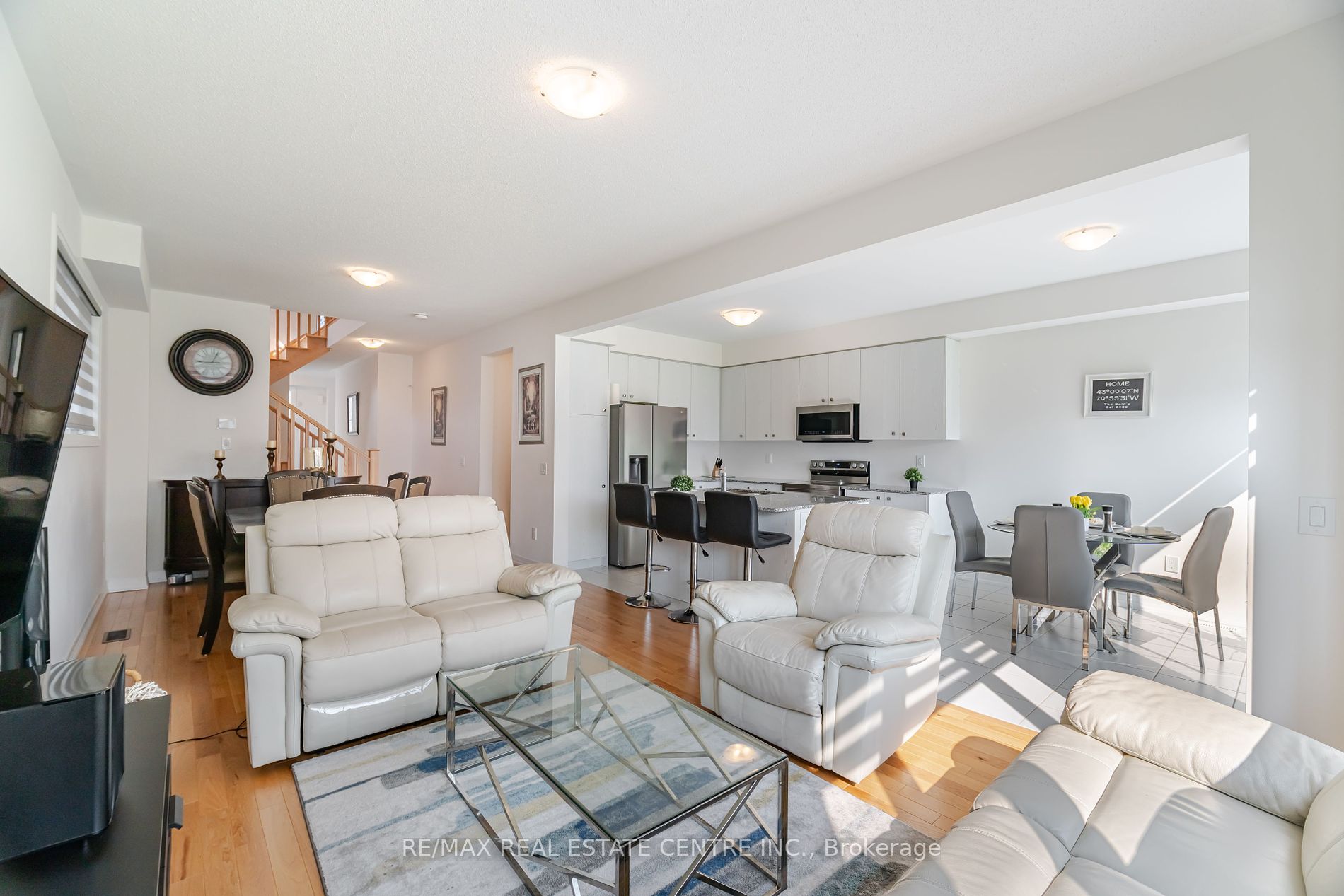 135 Fairey Crescent